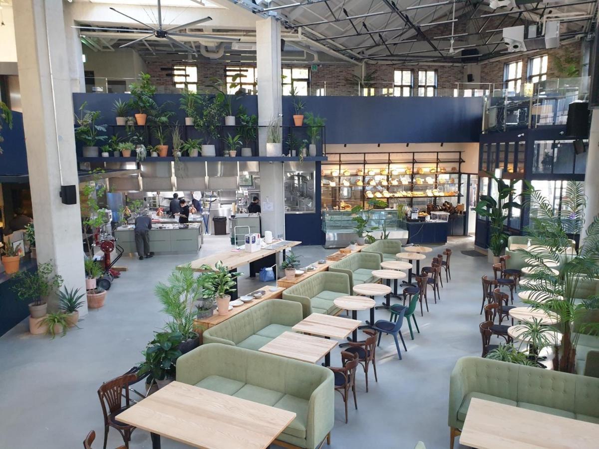 Junibino Hotel Hongdae Сеул Экстерьер фото