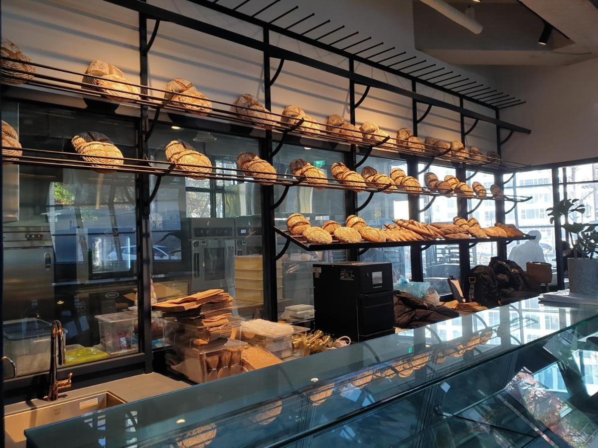 Junibino Hotel Hongdae Сеул Экстерьер фото
